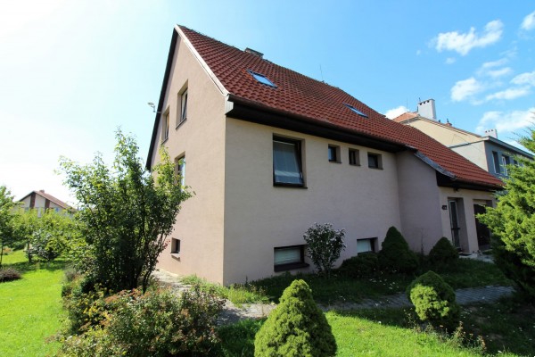 PRODÁNO, dům se 4 bytovými jednotky Čebín