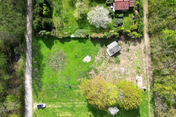 Prodej pozemku/zahrady (1038m2) v přírodním parku Údolí Bílého potoka, Veverská Bítýška.
