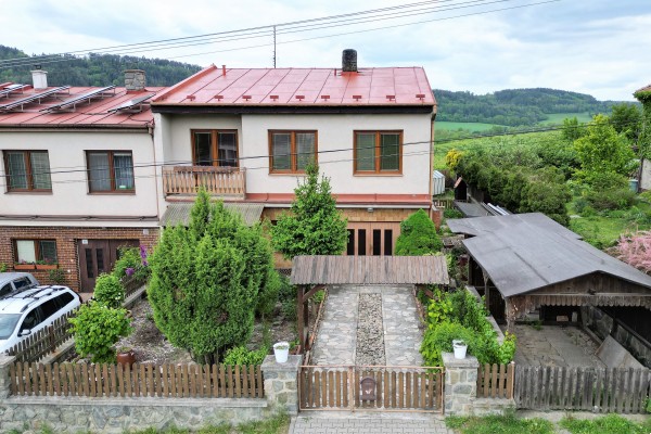 Prodej RD 5+KK (282m2) na pozemku o výměře 392m2 v obci Dolní Loučky