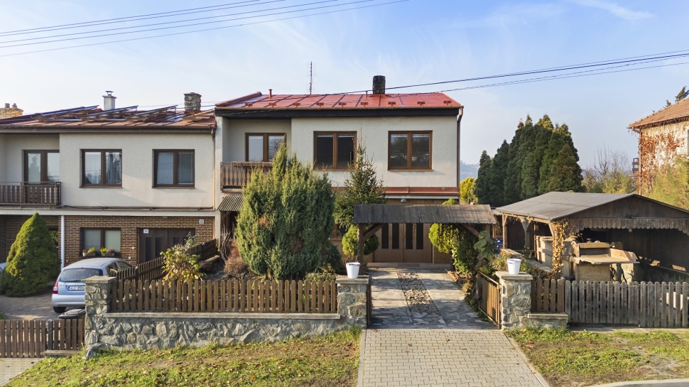 Prodej RD 5+KK (282m2) na pozemku o výměře 392m2 v obci Dolní Loučky