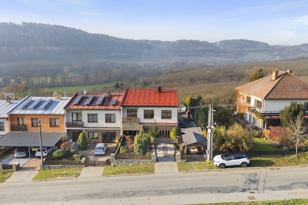 Prodej RD 5+KK (282m2) na pozemku o výměře 392m2 v obci Dolní Loučky