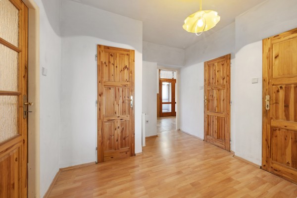 Prodej RD 5+KK (282m2) na pozemku o výměře 392m2 v obci Dolní Loučky