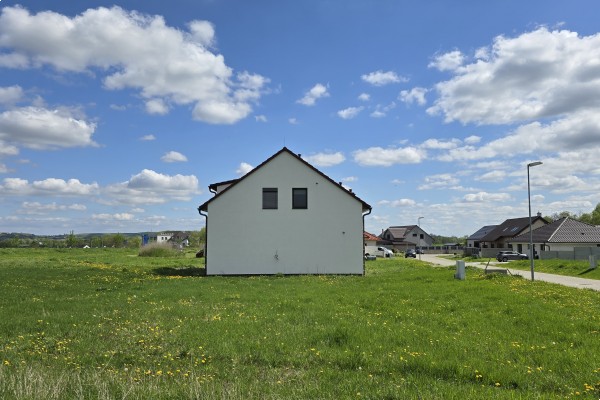 Stavební pozemek o výměře 781m2, v obci Milovice u Mikulova