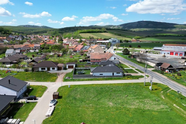 Stavební pozemek o výměře 781m2, v obci Milovice u Mikulova