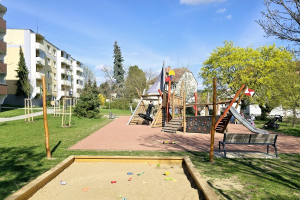 Pronájem bytu 1+1 (35m2) s balkonem a sklepem, Tišnov, Dřínová