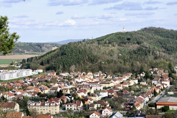 Pronájem bytu 1+1 (35m2) s balkonem a sklepem, Tišnov, Dřínová
