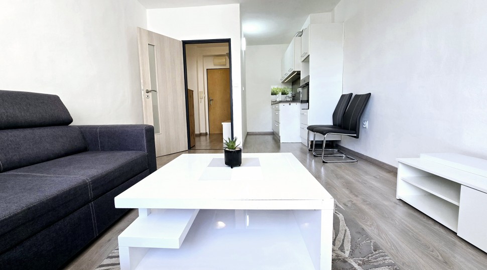 Pronájem bytu 2+KK (47m2) se dvěma lodžiemi, Kuřim, Wolkerova 947