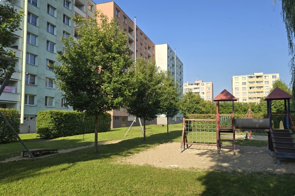 Prodej bytu 3+1 (70m2) s balkonem a sklepem, Kuřim, Na Loučkách 1221/1