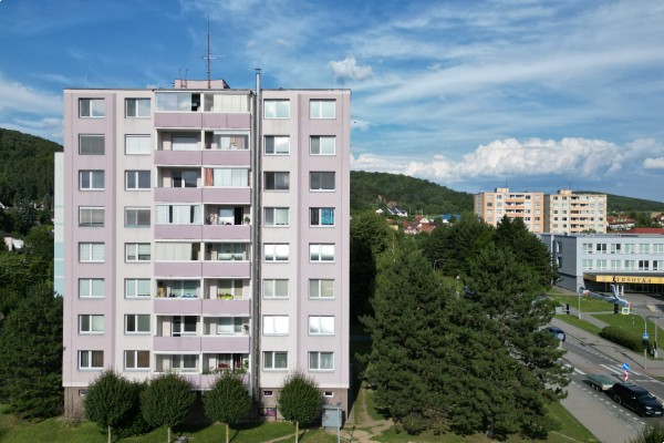 Prodej bytu 3+1 (70m2) s balkonem a sklepem, Kuřim, Na Loučkách 1221/1
