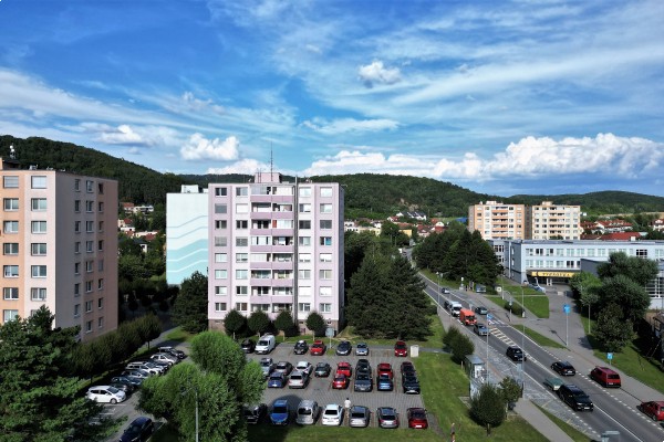 Prodej bytu 3+1 (70m2) s balkonem a sklepem, Kuřim, Na Loučkách 1221/1