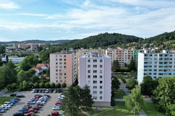 Prodej bytu 3+1 (70m2) s balkonem a sklepem, Kuřim, Na Loučkách 1221/1