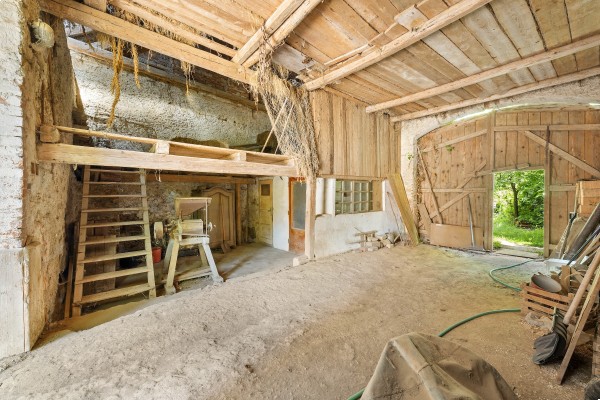 Prodej podsklepeného  RD 4+1 (120m2) s uzavřeným dvorem, zahradou, stodolou a ovocným sadem, Lažánky u Veverské Bítýšky.