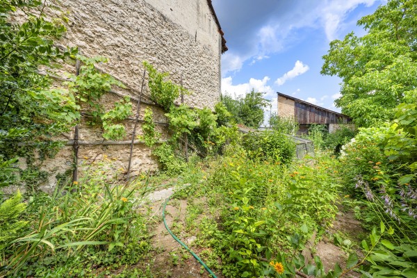 Prodej podsklepeného  RD 4+1 (120m2) s uzavřeným dvorem, zahradou, stodolou a ovocným sadem, Lažánky u Veverské Bítýšky.