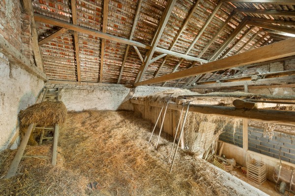 Prodej podsklepeného  RD 4+1 (120m2) s uzavřeným dvorem, zahradou, stodolou a ovocným sadem, Lažánky u Veverské Bítýšky.