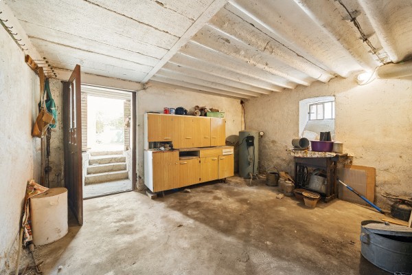 Prodej podsklepeného  RD 4+1 (120m2) s uzavřeným dvorem, zahradou, stodolou a ovocným sadem, Lažánky u Veverské Bítýšky.
