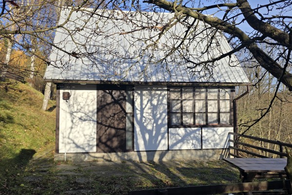 Prodej chaty (45m2), pozemek 768m2 Nedvědice č.e. 87