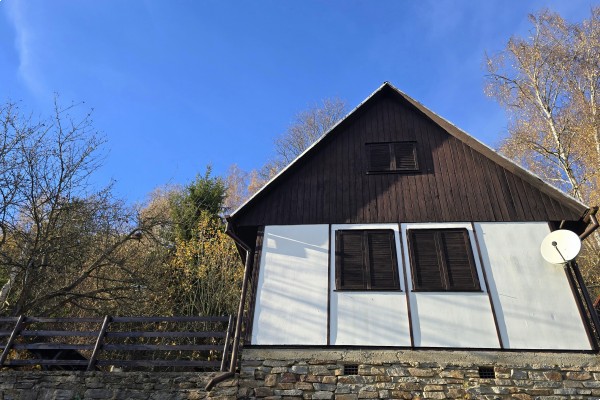 Prodej chaty (45m2), pozemek 768m2 Nedvědice č.e. 87