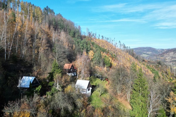 Prodej chaty (45m2), pozemek 768m2 Nedvědice č.e. 87