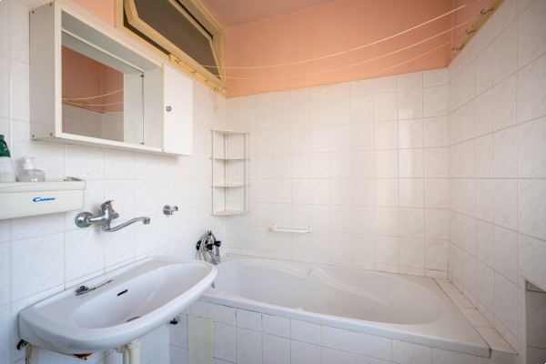 Byt 2+1 (52m2) + 2 sklepy (18,3m2) tzn. 70m2, Jungmannova 911, Kuřim