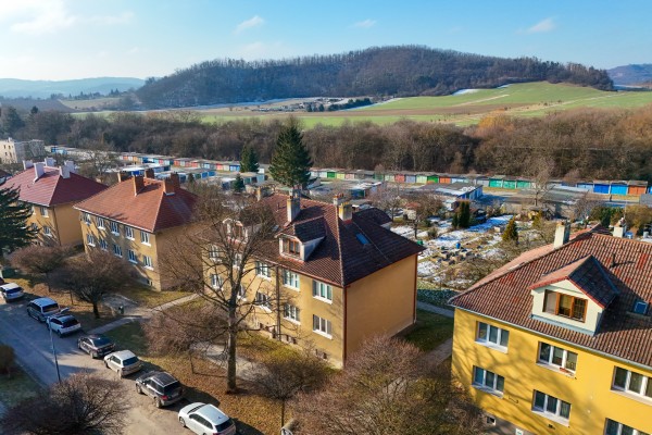 Byt 2+1 (52m2) + 2 sklepy (18,3m2) tzn. 70m2, Jungmannova 911, Kuřim