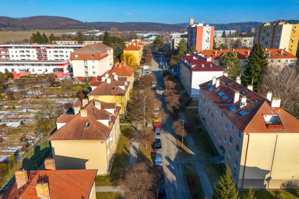 Byt 2+1 (52m2) + 2 sklepy (18,3m2) tzn. 70m2, Jungmannova 911, Kuřim