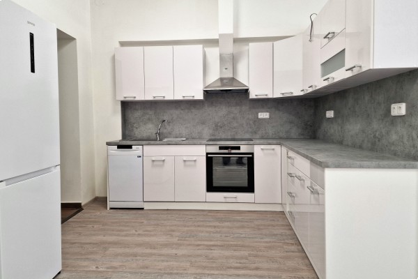 Pronájem bytu 3+KK (95m2) s terasou, Kuřim, Tyršova