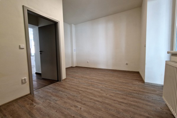 Pronájem bytu 3+KK (95m2) s terasou, Kuřim, Tyršova