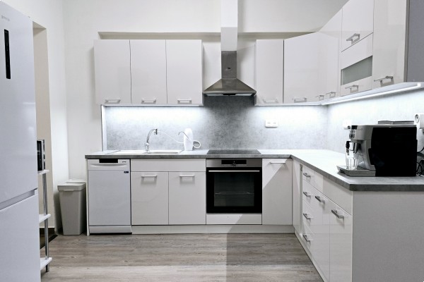 Pronájem bytu 3+KK (95m2) s terasou, Kuřim, Tyršova