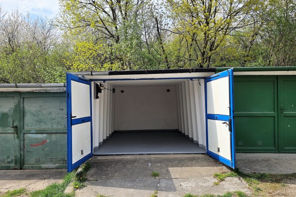 Prodej garáže (18m2) Kuřim, U vlečky č.e. 140