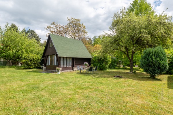 Prodej chaty (35m2) na pozemku 486m2, Hostěnice - Lhotky 126