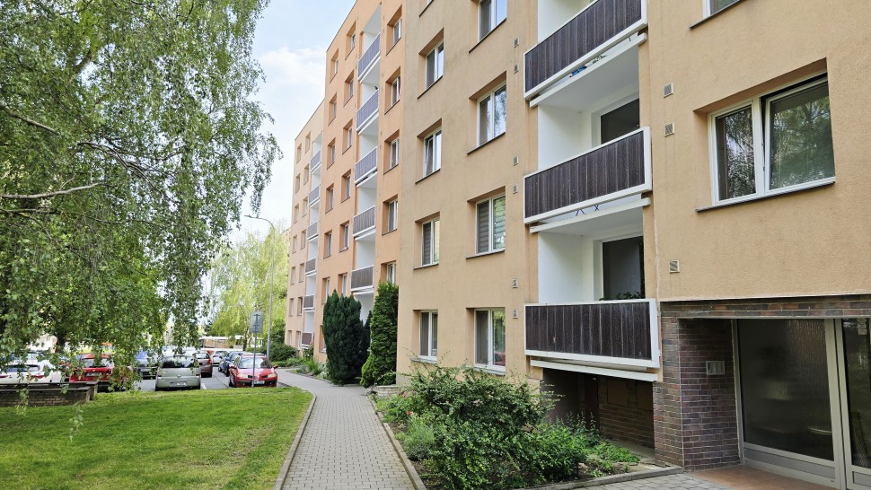 Pronájem bytu 1+1 (45m2) s lodžií, Brno – Řečkovice, ul. Renčova 17