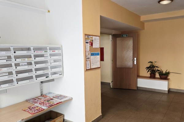Pronájem bytu 1+1 (45m2) s lodžií, Brno – Řečkovice, ul. Renčova 17
