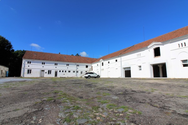 Pronájem výrobně skladovacích prostor, statek Kuřim