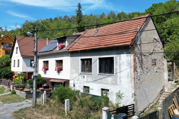 Prodej RD 2KK (56m2) na pozemku 245m2 , Bílovice nad Svitavou, ul. Husova 490 + nedaleká zahrada o výměře 819m2.