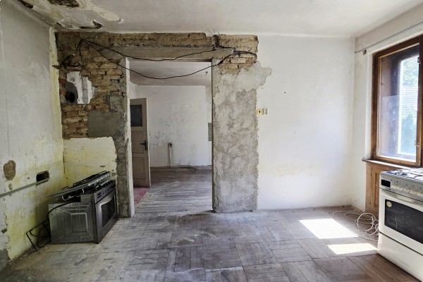Prodej RD 2KK (56m2) na pozemku 245m2 , Bílovice nad Svitavou, ul. Husova 490 + nedaleká zahrada o výměře 819m2.